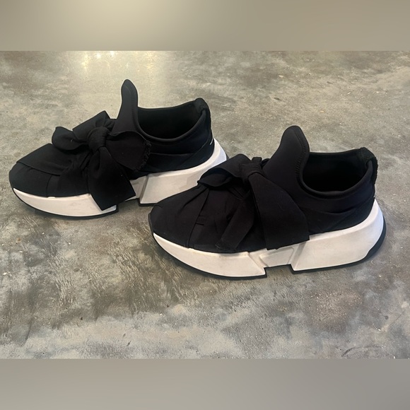 Maison Martin Margiela Shoes - Authentic Maison Margirla platform bow tie sneaker
